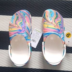Croscs NWT, SIZE 9,